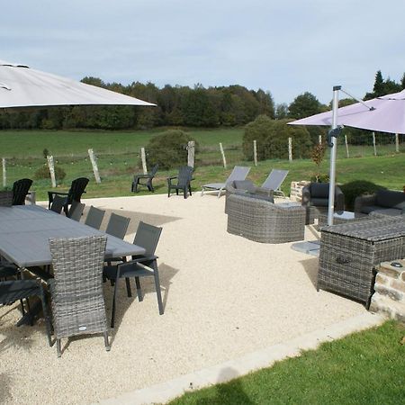 Chambres & Table D'Hotes De La Vieille Ferme Salon-la-Tour Exterior photo